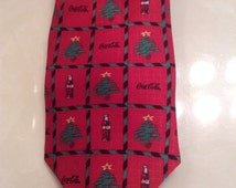 Cravate Vintage Coca Cola - Modèle Skinny 58" - Bouchons De Bouteille - Soie Rouge
