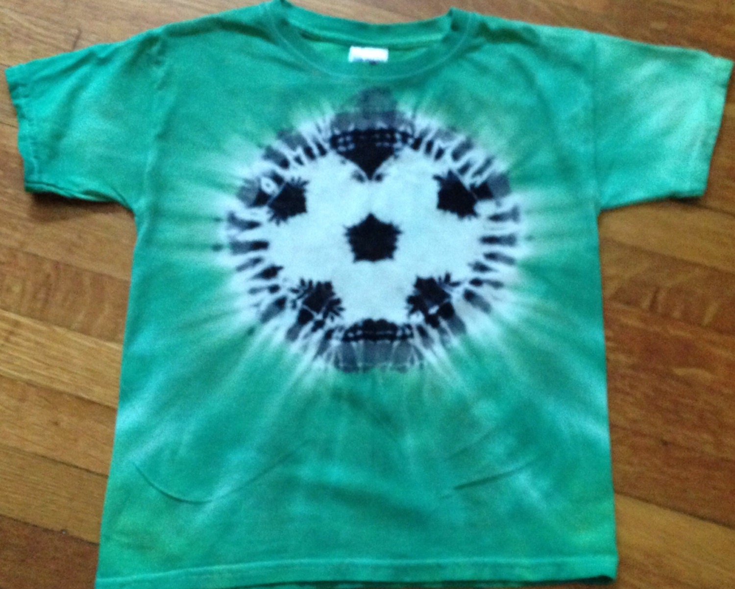 Tie dye soccer tshirt halo fabric and dye size youth small 6/8