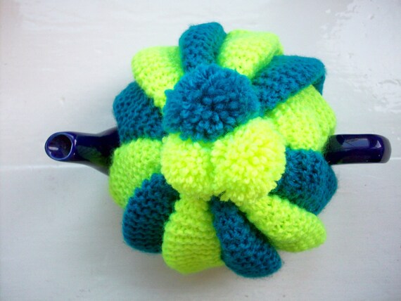 Pompom Tea Cosy fun retro knit vegan striped by SpinningStreak