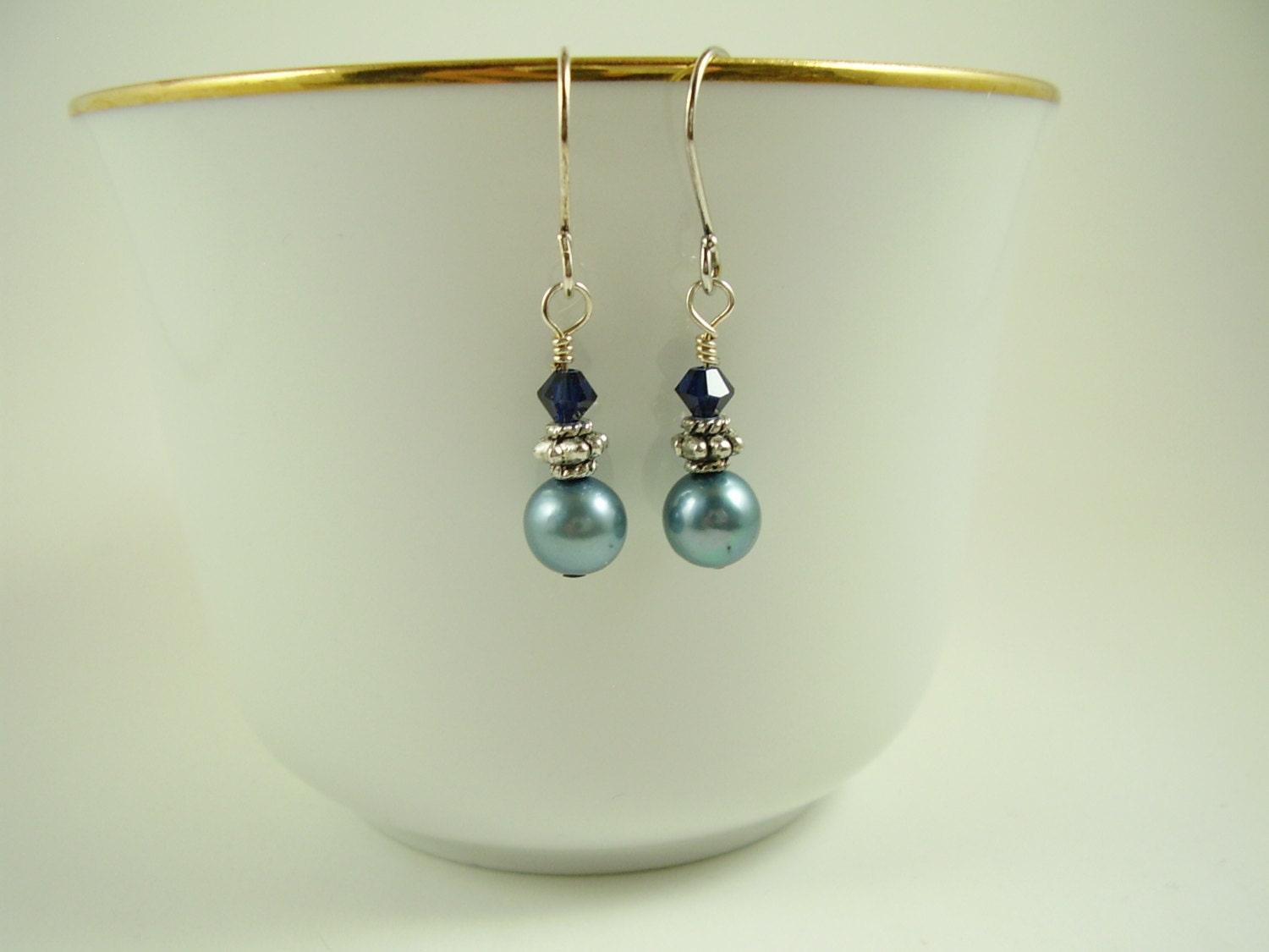 Blue and pearl earrings Clearance