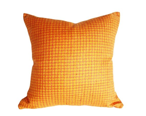 hounds tooth cushion