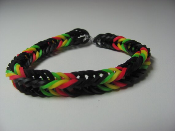 Rainbow Loom rubber band stretch bracelet fish tail pattern