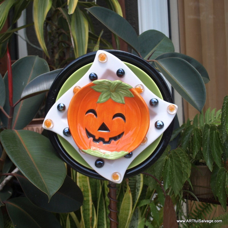 Halloween Pumpkin Glass Plate Flower Grim Garden limited