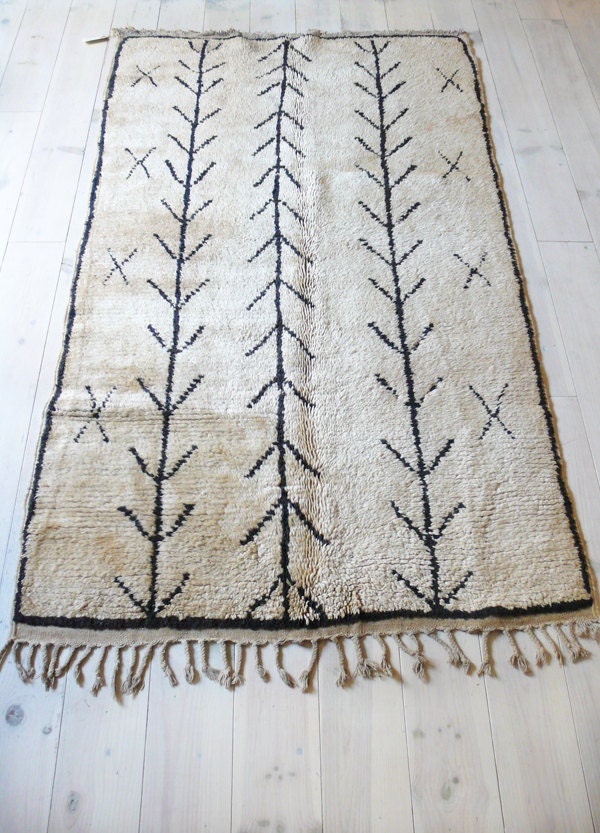 Vintage Moroccan Rug Natural virgin wool AZILAL RUG
