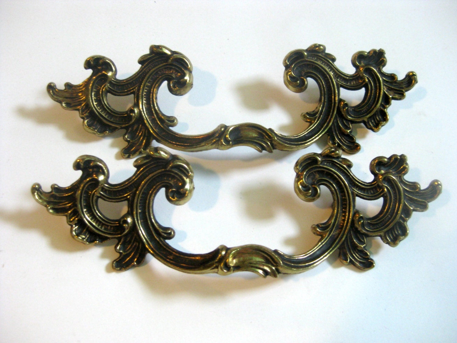 Lot of 2 Vintage French Provincial Drawer Pulls 3.5″ centers RARE SIZE