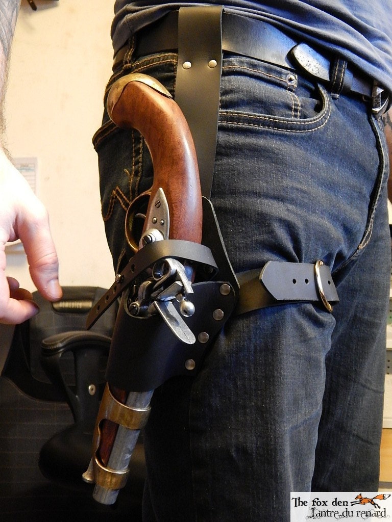 Pirate universal leather leg holster for flintlock pistol