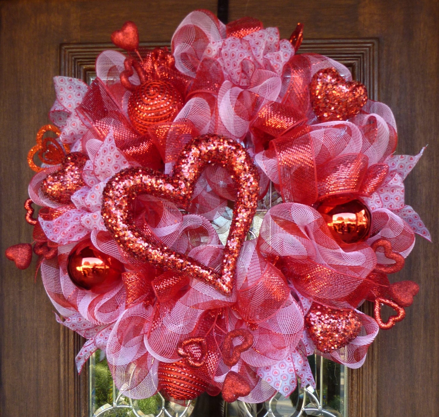 Deco Mesh VALENTINE'S DAY Wreath with HEARTS