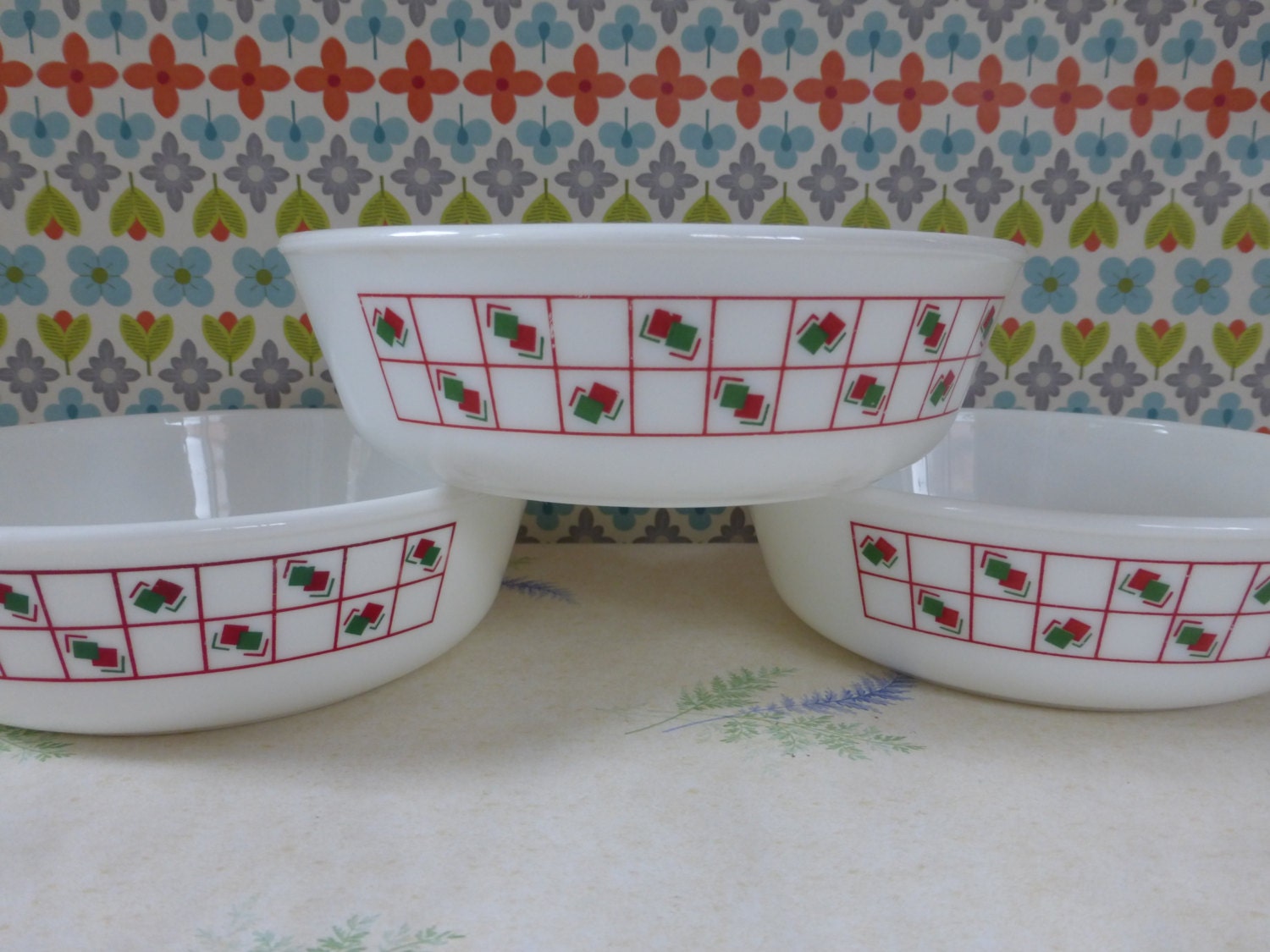three Pyrex cereal or soup bowls in red and green by EmrysVintage