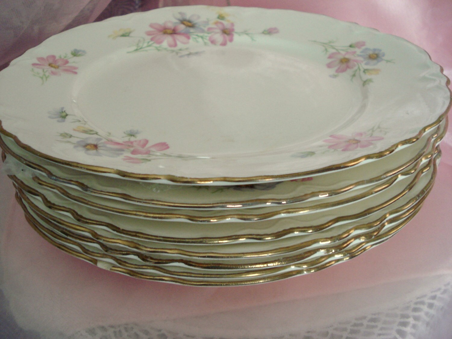 vintage shabby dinner plates homer by cottagegardenvintage vintage shabby dinner plates homer by cottagegardenvintage