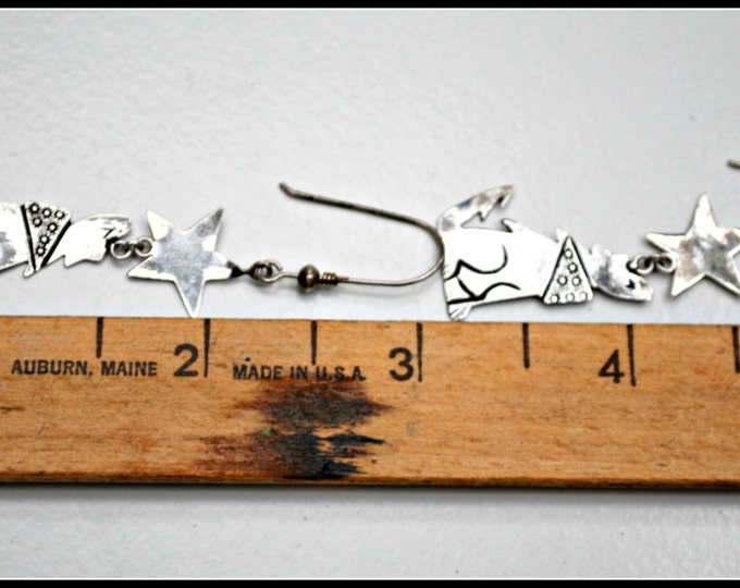 sterling dangle earrings - howling coyote with scarf - south western - light weight silver earring