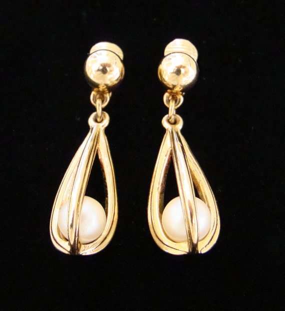 Vintage Caged Pearl Drop Clip on Earrings Gold Tone 1970s