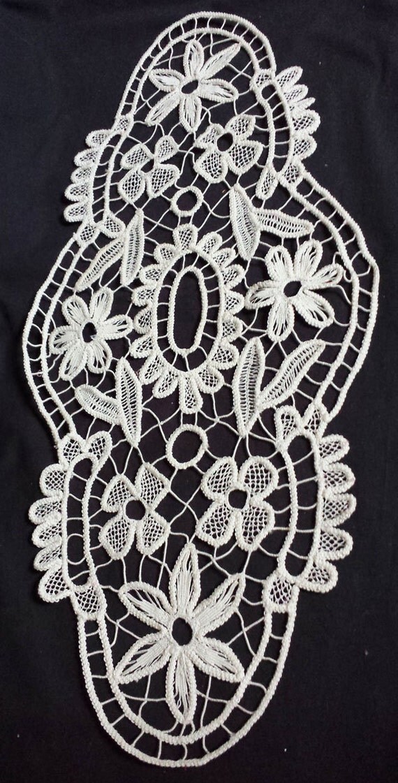 Vintage Romanian Handmade Oval Macramé Crochet Point Lace Doily New 100% Cotton