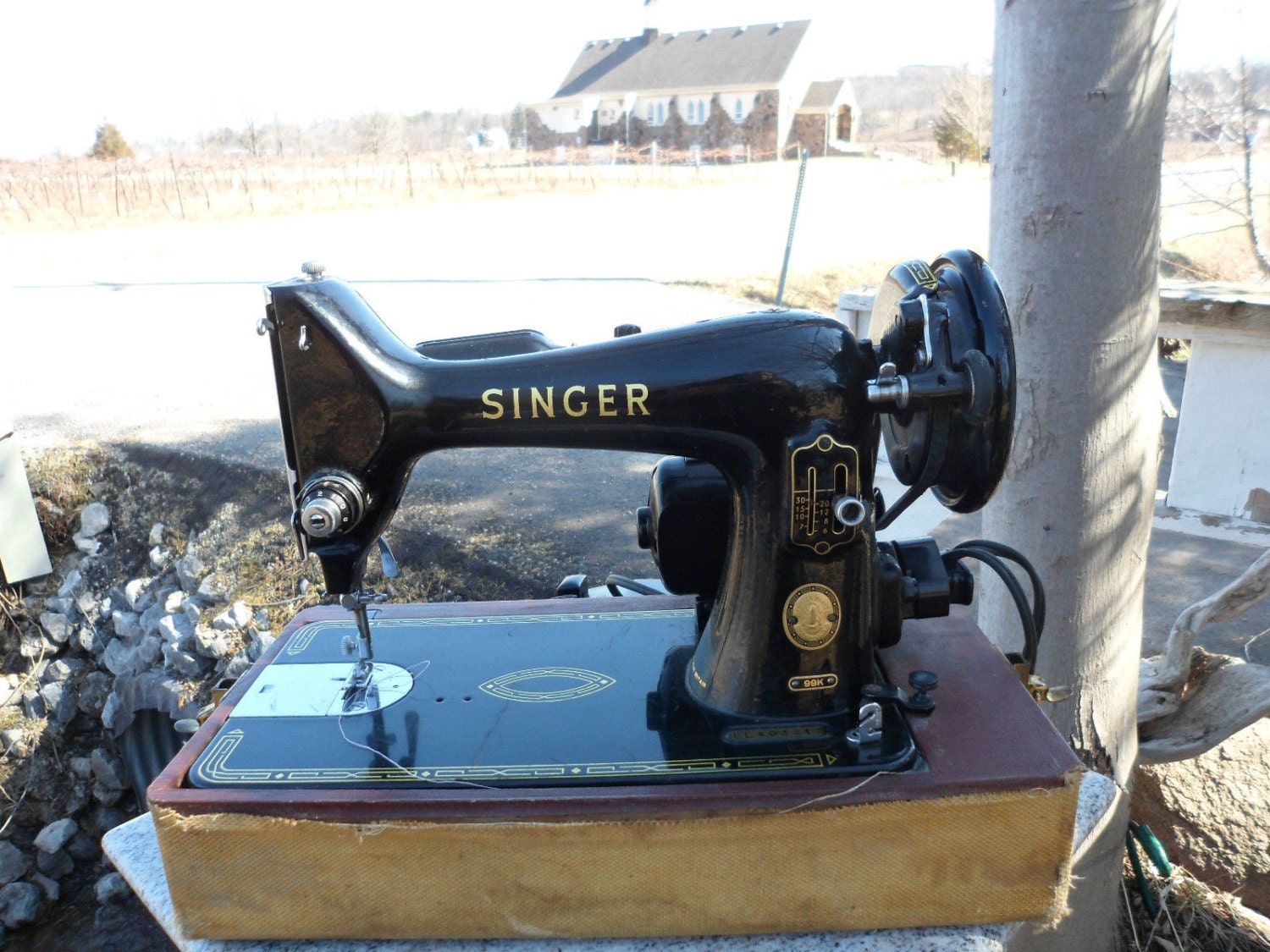 Vintage 1949 Singer Electric Black Sewing Machine 99K Canada