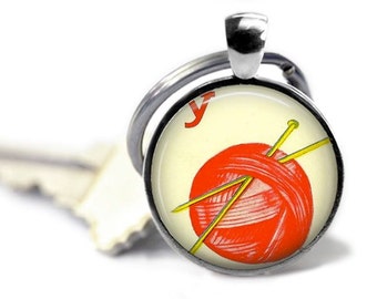 Ball of yarn keychain Knitting key chain Gift for knitter key ring Vintage knitting needles keyring.