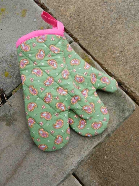 Quilted Oven Mitts Double Insulated Oven by HeartfeltStitchery