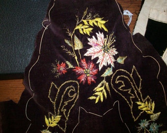 AUS EMBROIDERED SLIPPER AMONG THE GUMTREES