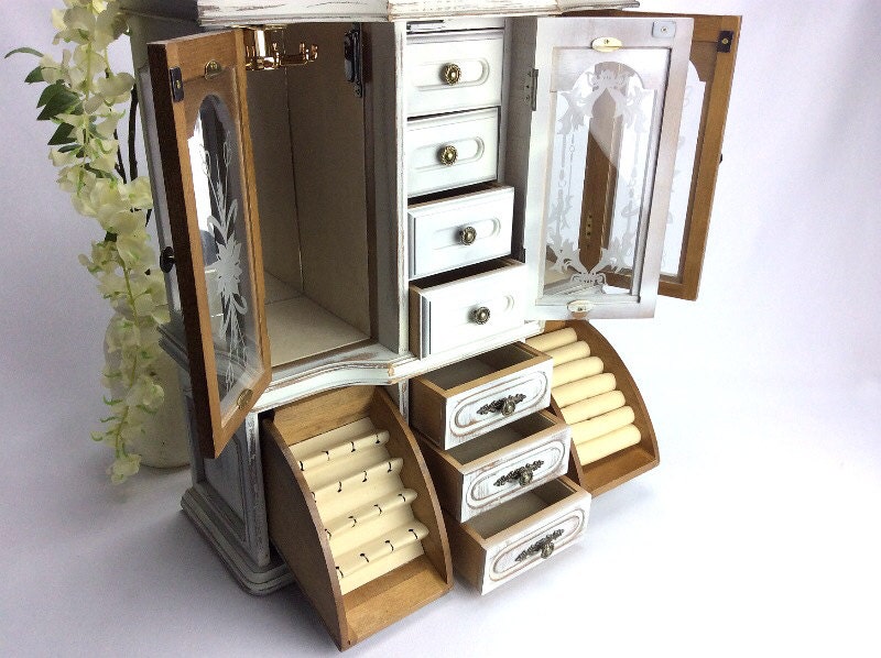 Beautiful LARGE JEWELRY BOX For Sale Shabby Chic Jewelry