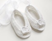 White crochet shoes ,Crochet baby shoes , hand knitted, Crochet Baby Booties