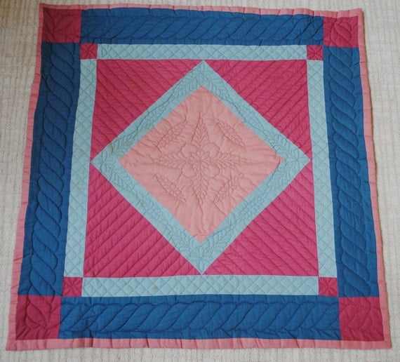 Amish design quilted wall hanging