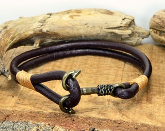 Mens bracelet, leather men bracelet, Men's leather bracelet ,Brown Leather and brass fishhook charm,Fathers day bracelet