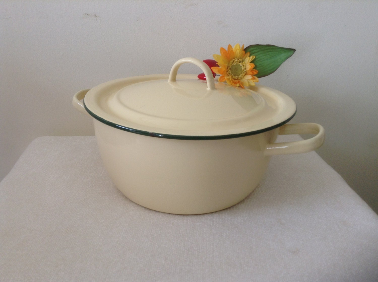 yellow cooking pot set