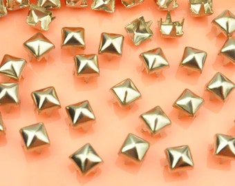 offer for sale 50X 5mm silver square Pyramid Studs Spikes spots nailheads with 4 claws Rivet Buttons DIY Accessories.