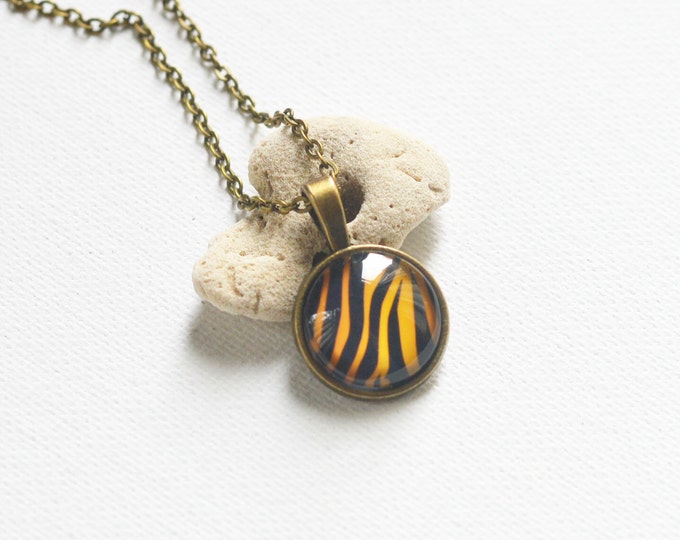ANIMAL PRINT Pendant metal brass depicting fashionable tiger skin, Safari, Glamour, Style, Yellow, Orange