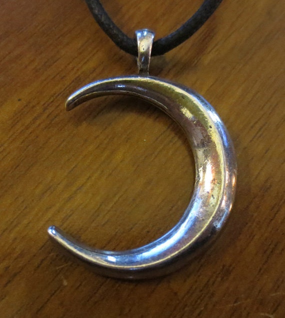 Silver Waxing Crescent Moon Pendant Amulet Necklace