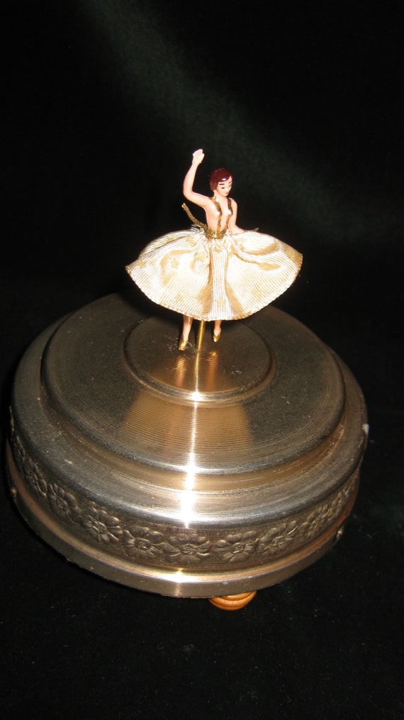 Box With Ballerina Music