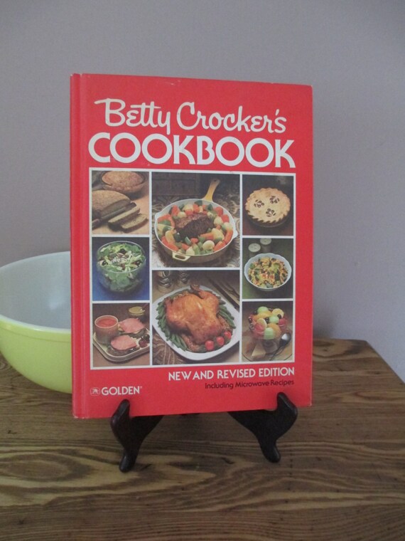 Vintage 1982 Betty Crocker's Christmas Cookbook, Chefs collectable Book Vintage 1982 Betty Crocker's Christmas Cookbook, Chefs collectable Book