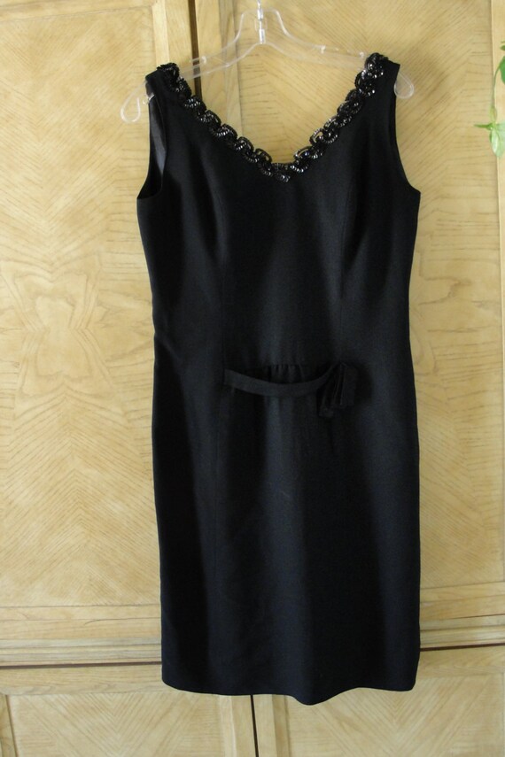 Vintage 1960s Medium large little black wiggle shift dress by