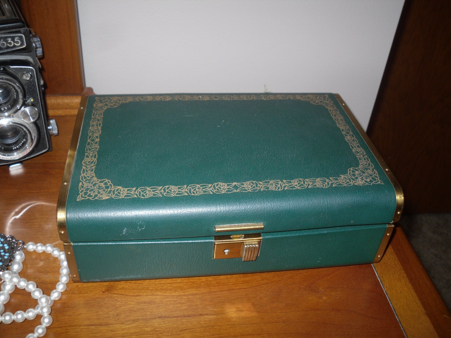 Items similar to Vintage Green Jewelry Box With Gold Accents on Etsy