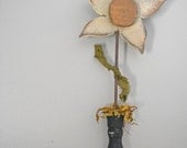 Primitive Daisy Shelf Sitter- Wood Flower