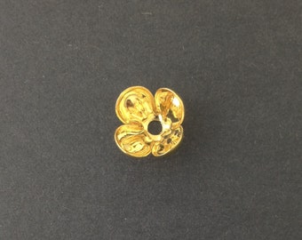 Gold Plated Rounded 4 Petal Bead Cap (8) mtl072B