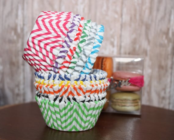 Chevron Cupcake Liners-- Assorted Colors-- Set of 25 -- Standard Size -- Choose your colors Il_570xn