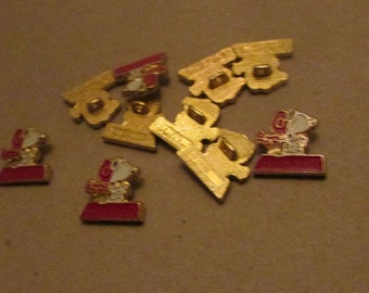 vintage snoopy on his doghouse button set of 10
