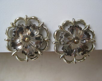 Shabby Flower Earrings Clip Vintage
