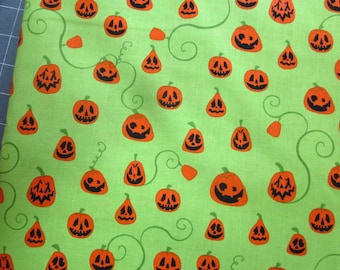 Fat quarter Robert Kaufman Eerie Alley series Pumpkins