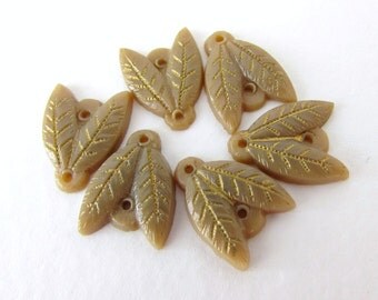 Vintage Glass Beads Beige Leaves Sew On Connector Gold Paint Czech 14mm vgb0813 (6)