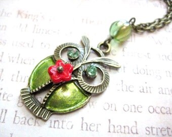 Green Owl Necklace, Owl Jewelry, Owl Charm Necklace, Owl Pendant Necklace, Bird Neckalce, Animal Necklace, Owl Gifts, Owl Necklace Jewelry