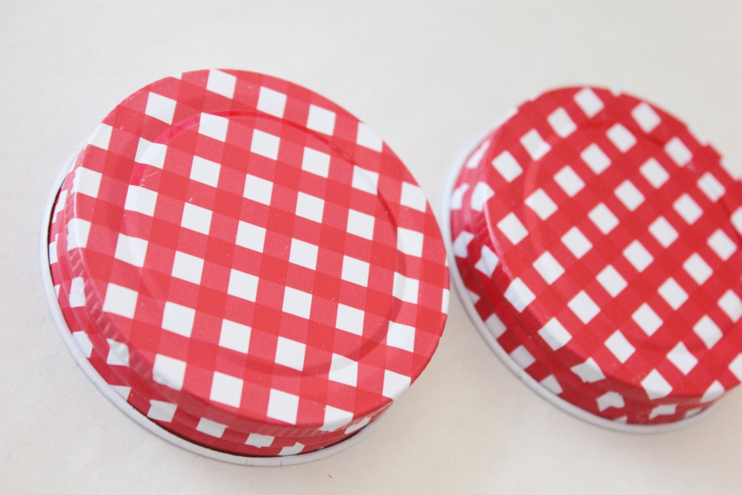 12 CHECKERED MASON JAR Lids Red White Gingham Checkers Picnic