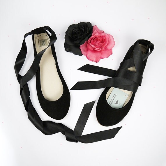 black ballet flats with ribbon
