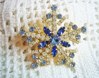 Vintage Stunning Rhinestone Snowflake Brooch Prong Set