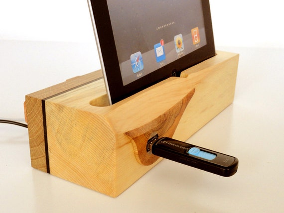 iPad dock / iPad Air dock with extra USB port modern