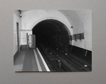 Londres metro túnel tubo American Tourister oscura de la pared arte bellas arte fotografía fotografía impresión regalos estudio decoración arte regalo