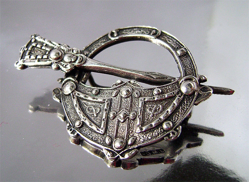 Sterling Celtic Irish Pennanular Tara Brooch Dublin