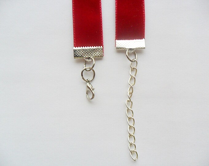 Red Velvet choker plain with a width of 5/8” Ribbon Choker Necklace (pick your neck size)