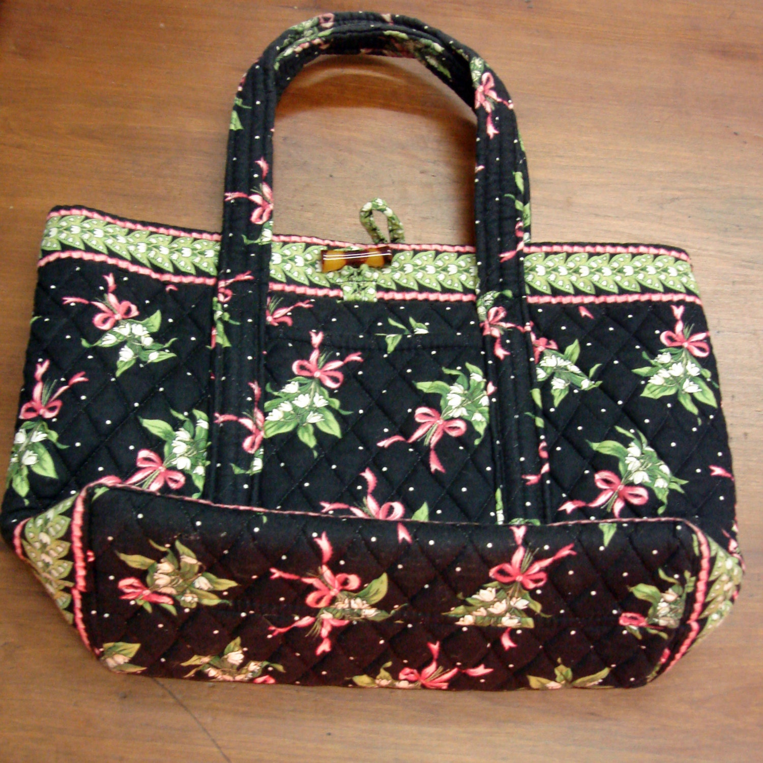 Excellent Condition Indiana Vera Bradley Breast Cancer Pattern