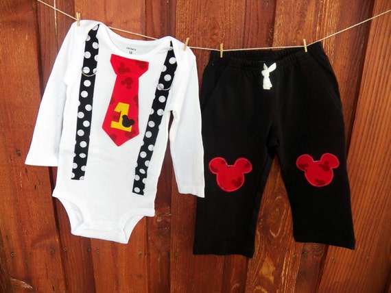 Mickey Mouse cumpleaños corbata y tirantes mono con pantalones