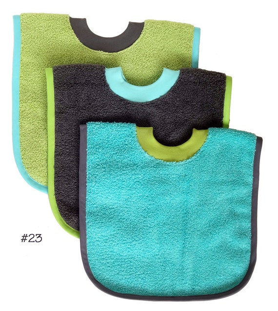 Pullover Baby to Toddler Bibs Set of Three Set 23